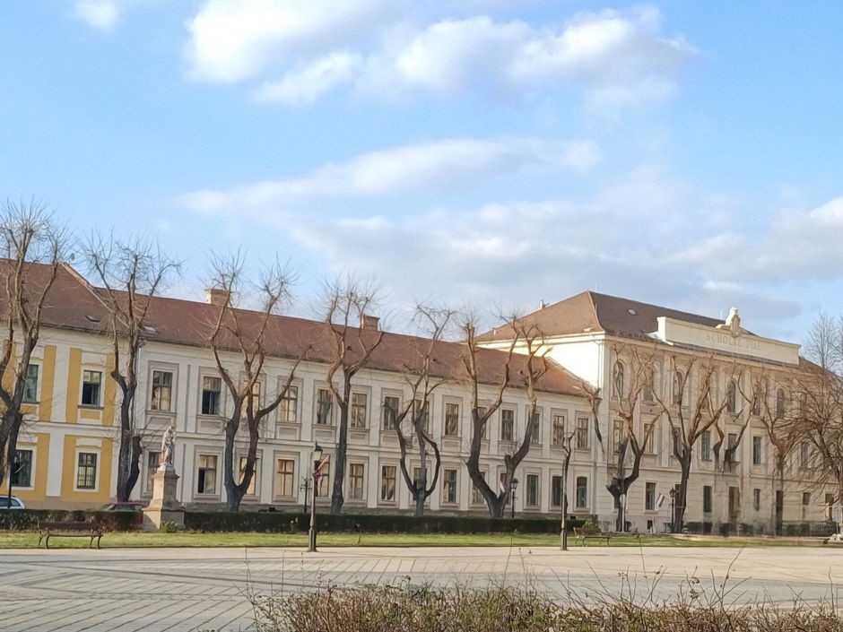 VÁCI PIARISTA GIMNÁZIUM